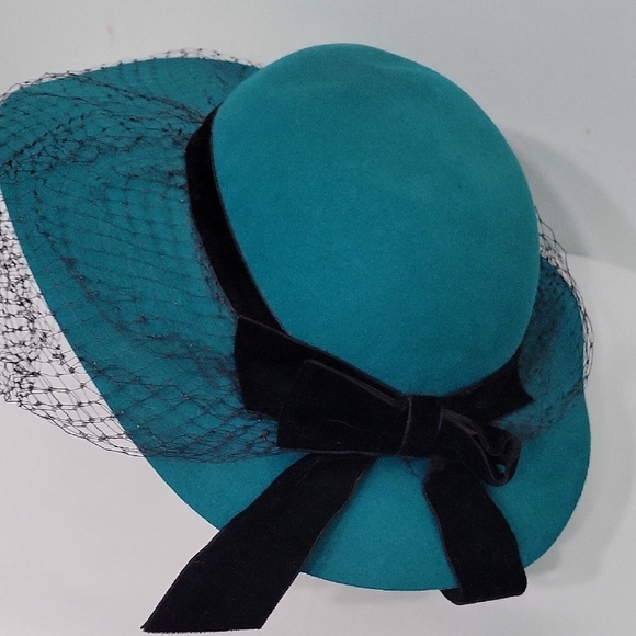 Vintage 80\'s Liz Claiborne Hat Wool Made In Usa with Black Netting and Bow main image 5
